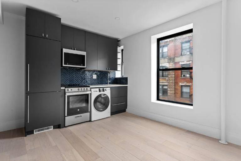 Apartment for rent at 371 Broome St, New York, NY 10013