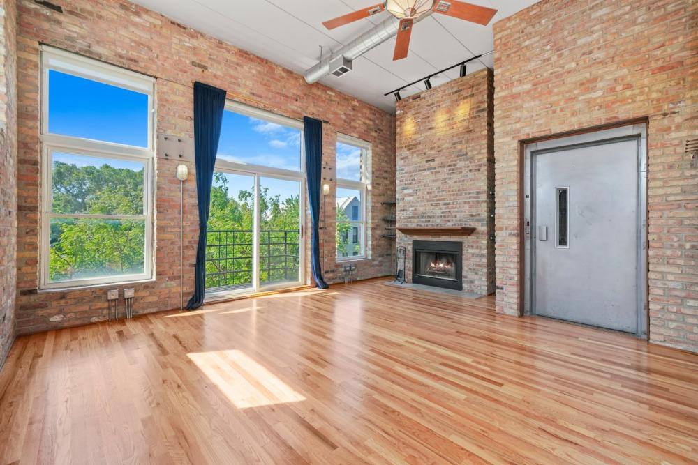 Condo for rent at 2038 W Webster #3, Chicago, IL 60647