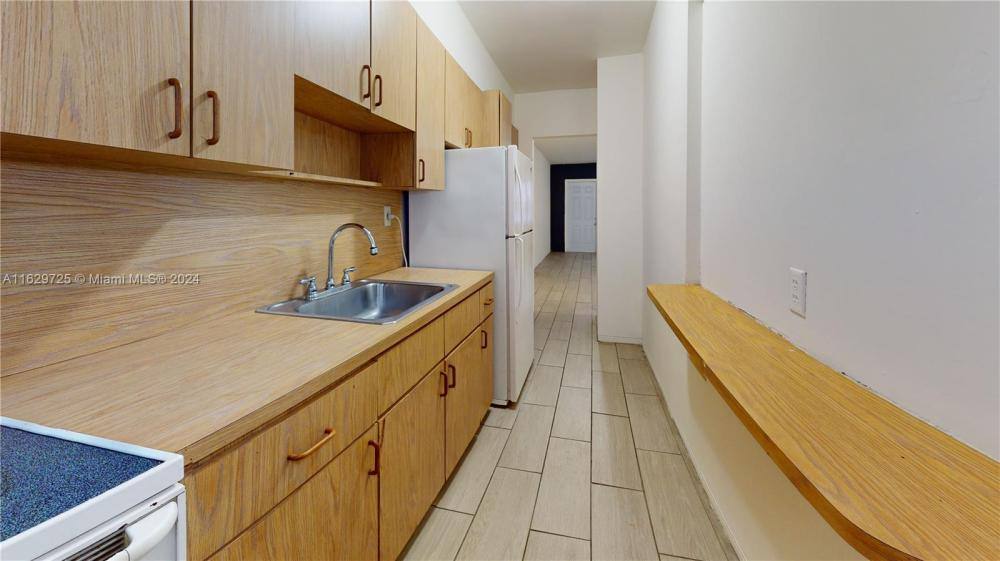 Apartment for rent at 1451 NE 170th St #105A, Miami, FL 33162