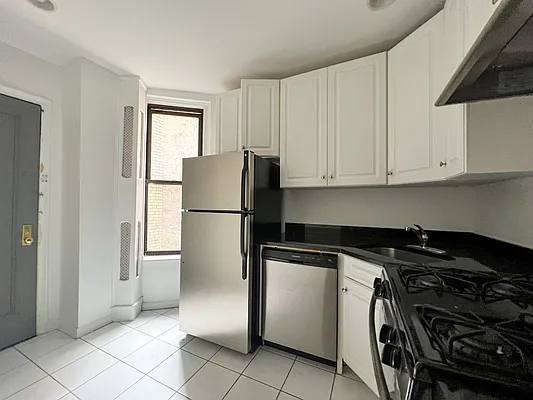Apartment for rent at 25 W 68th St #3CC, New York, NY 10023
