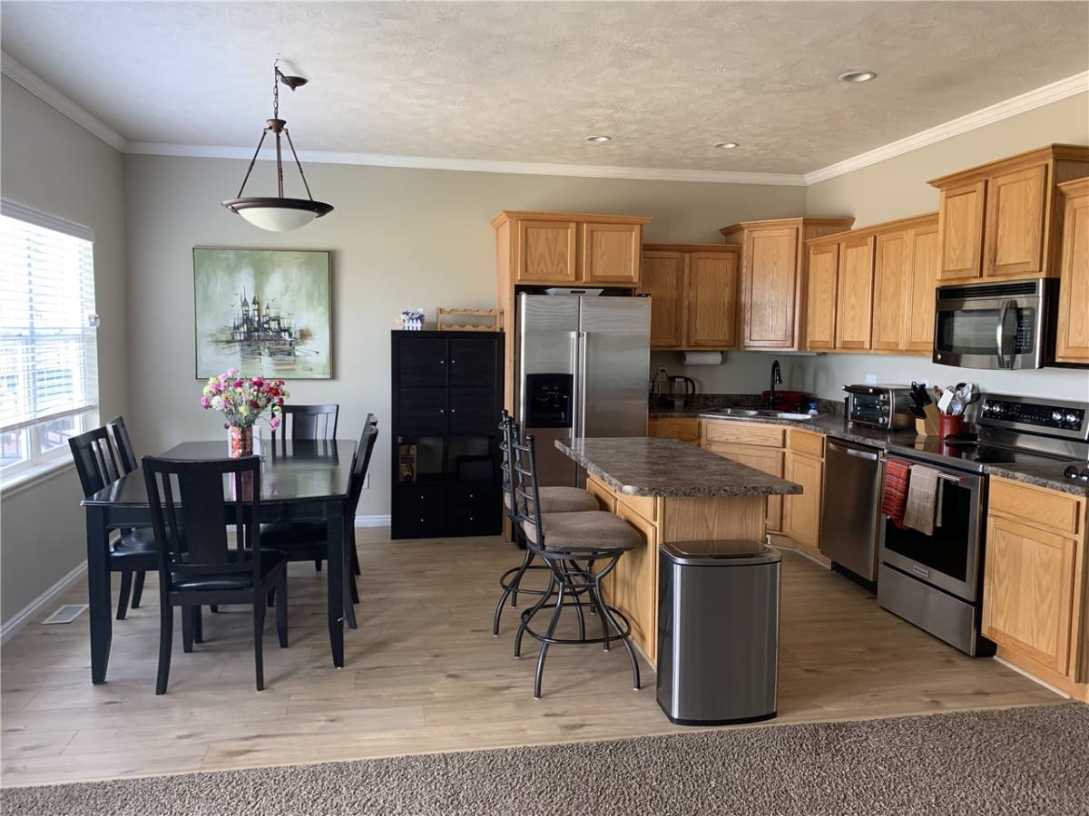 Townhouse for rent at 145 E Chandlerpoint Way, Draper, UT 84020