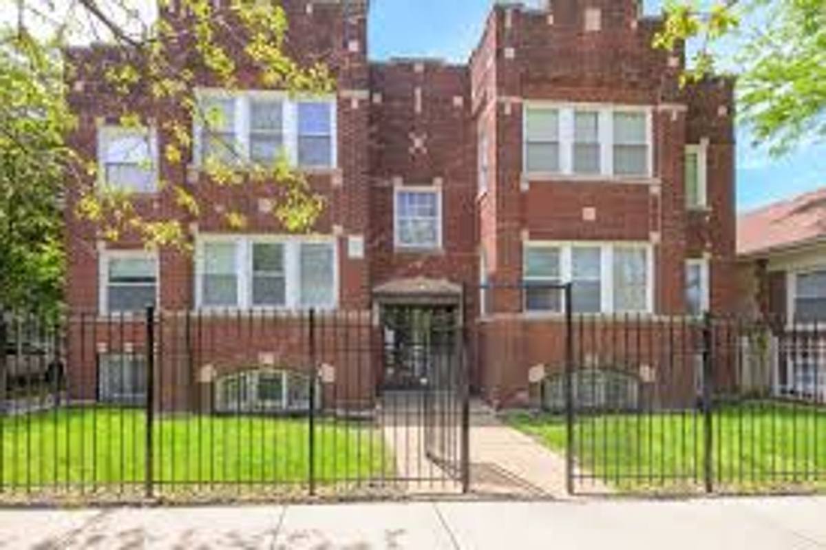Apartment for rent at 6156 S Albany Ave, Chicago, IL 60629