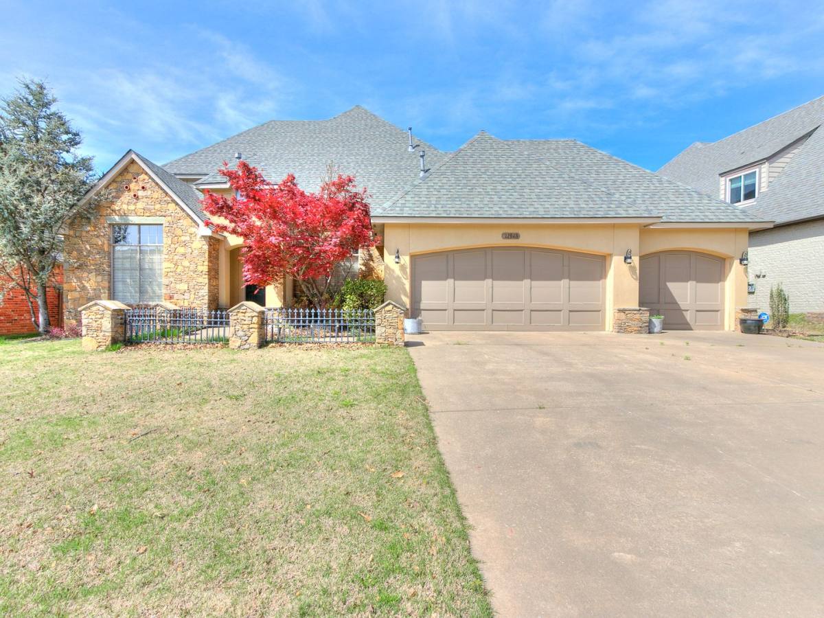 House for rent at 11948 S 92nd E Ave, Bixby, OK 74008