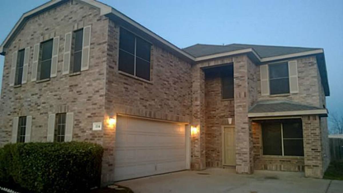 House for rent at 334 Bob White Dr, Red Oak, TX 75154