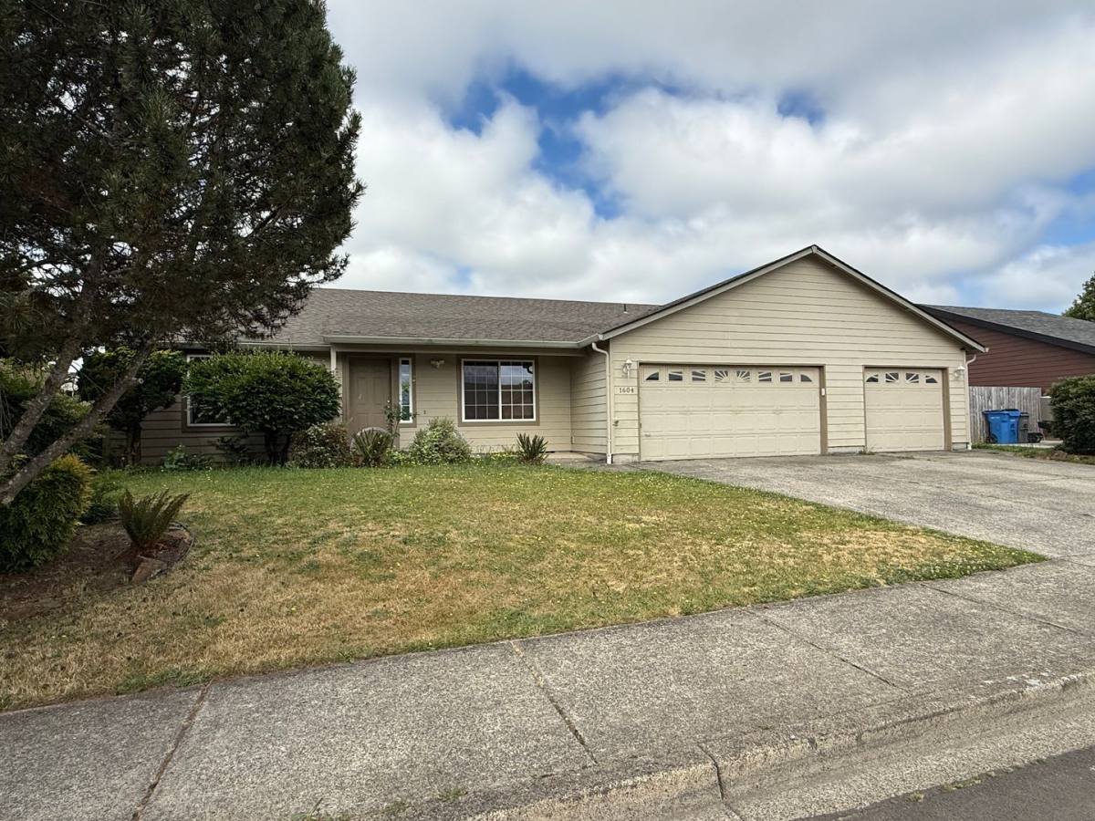House for rent at 1604 NW 5th Ave, Battle Ground, WA 98604