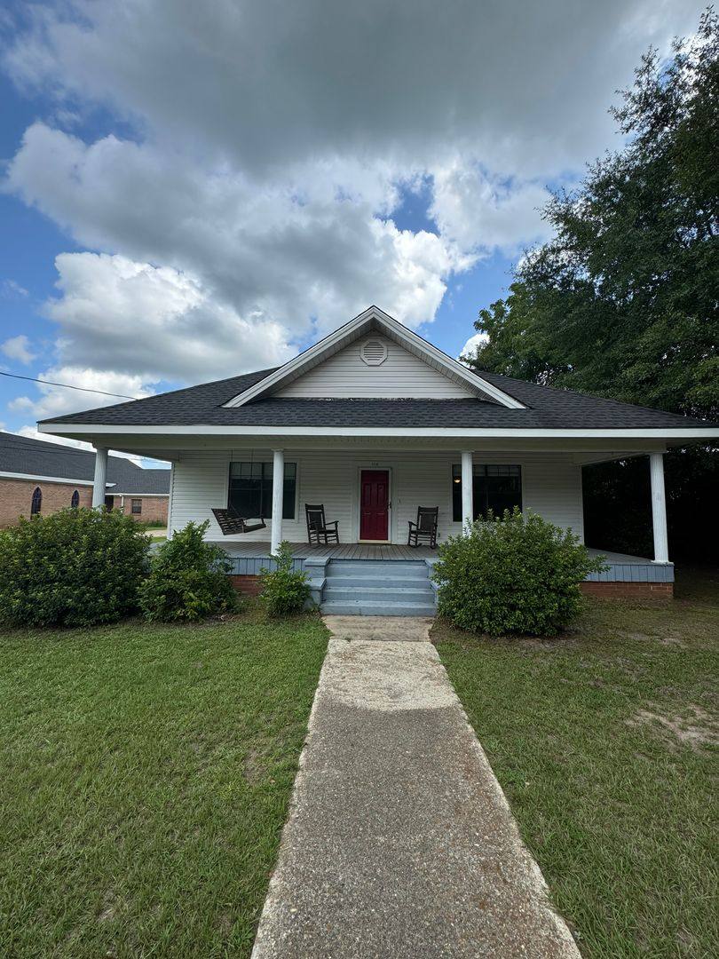 House for rent at 114 N Dawkins St, New Brockton, AL 36351