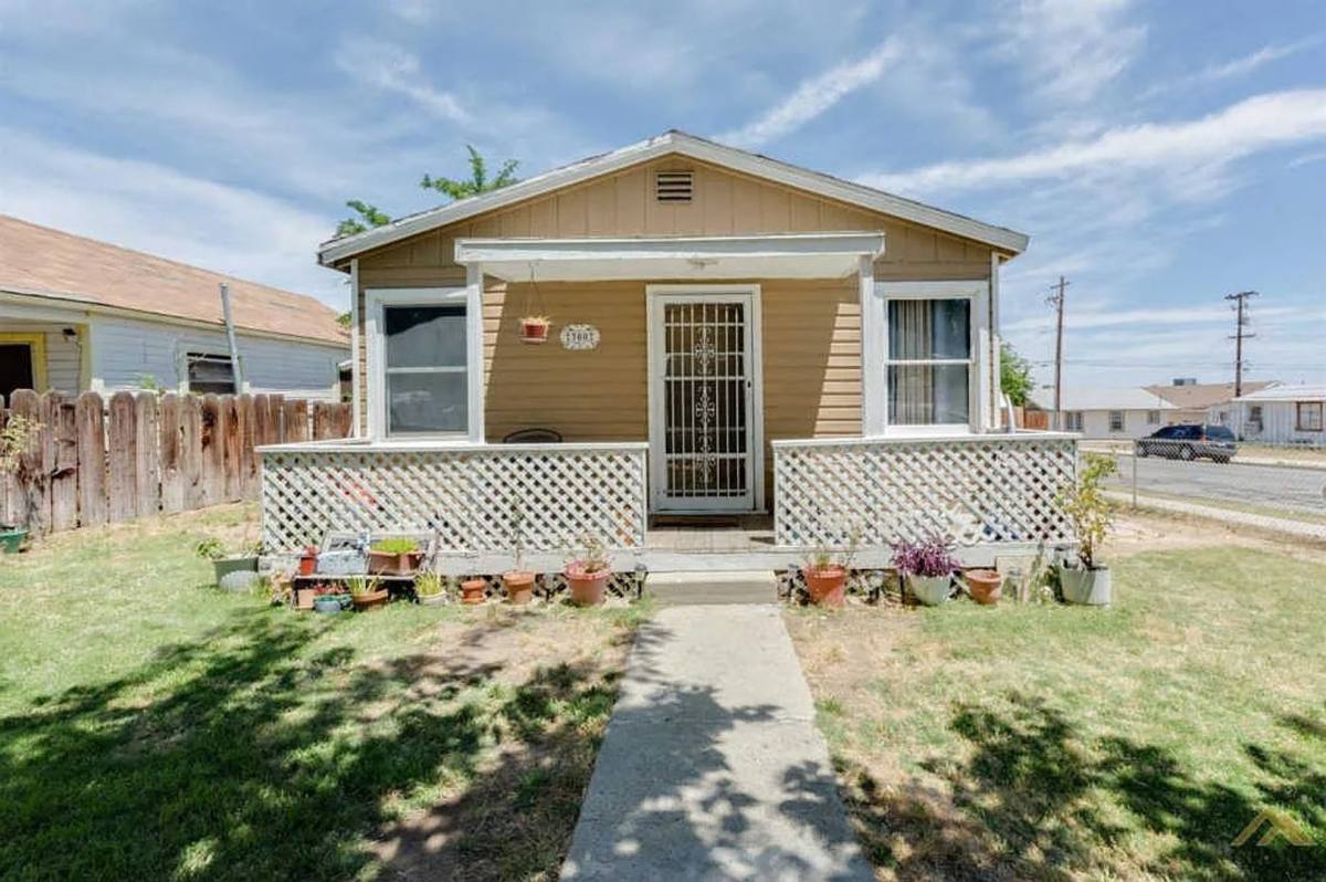 House for rent at 300 San Emidio St, Taft, CA 93268