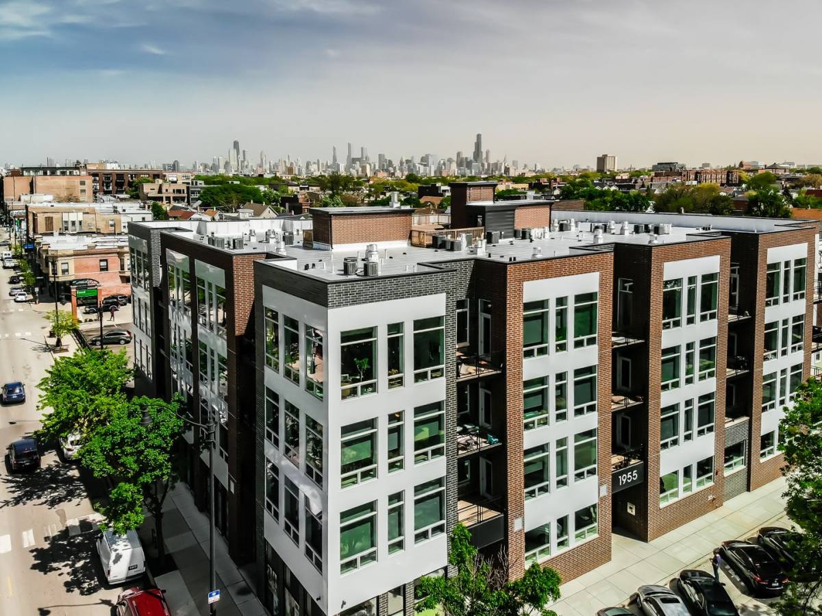 Apartment for rent at 1955 N Richmond St, Chicago, IL 60647