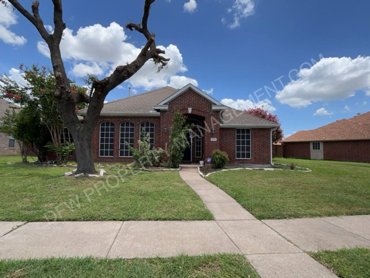 House for rent at 2818 Pecan Meadow Dr, Garland, TX 75040
