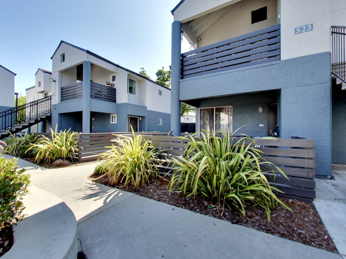 Apartment for rent at 570 Hampshire Ave, Redwood City, CA 94063