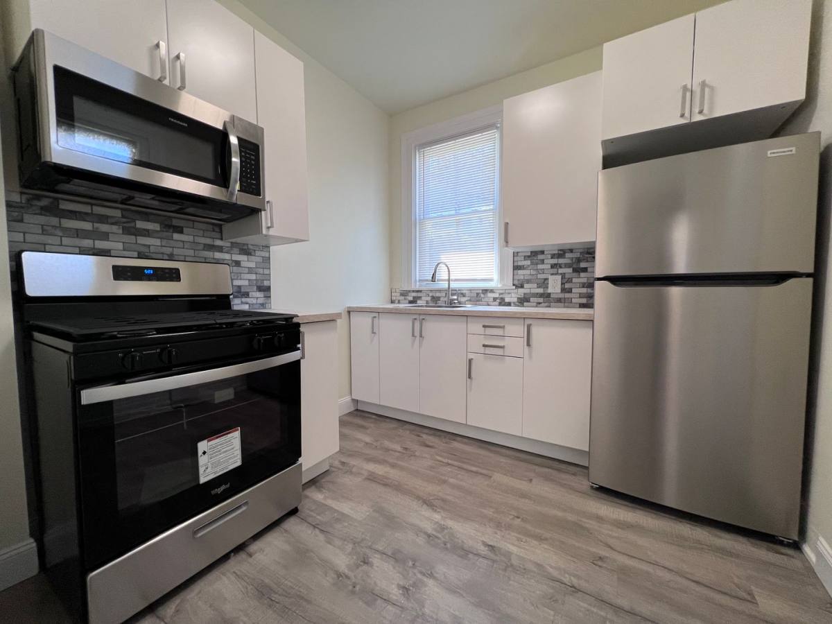 Townhouse for rent at 434 1 2 Hays #1, Pittsburgh, PA 15210