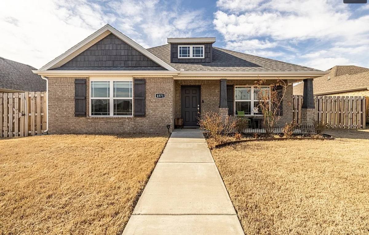 House for rent at 4571 Tofino Dr, Fayetteville, AR 72701