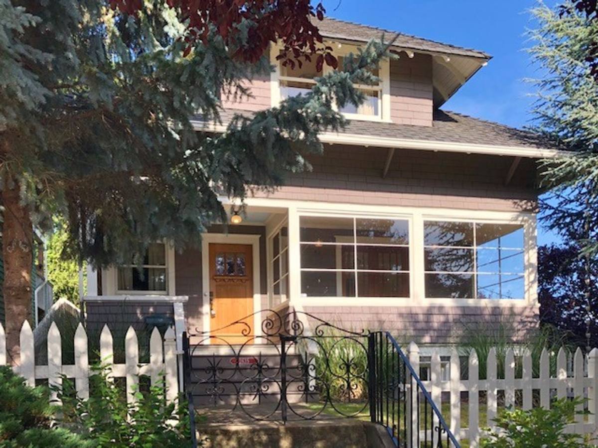 House for rent at 2635 Nob Hill Ave N, Seattle, WA 98109