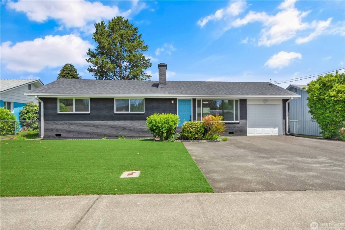 House for rent at 3600 NE 10th St, Renton, WA 98056