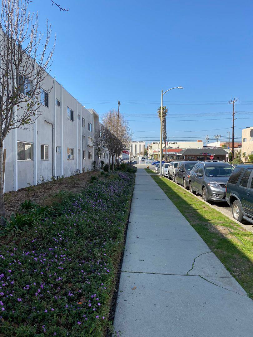Apartment for rent at 16950 Blackhawk St, Granada Hills, CA 91344