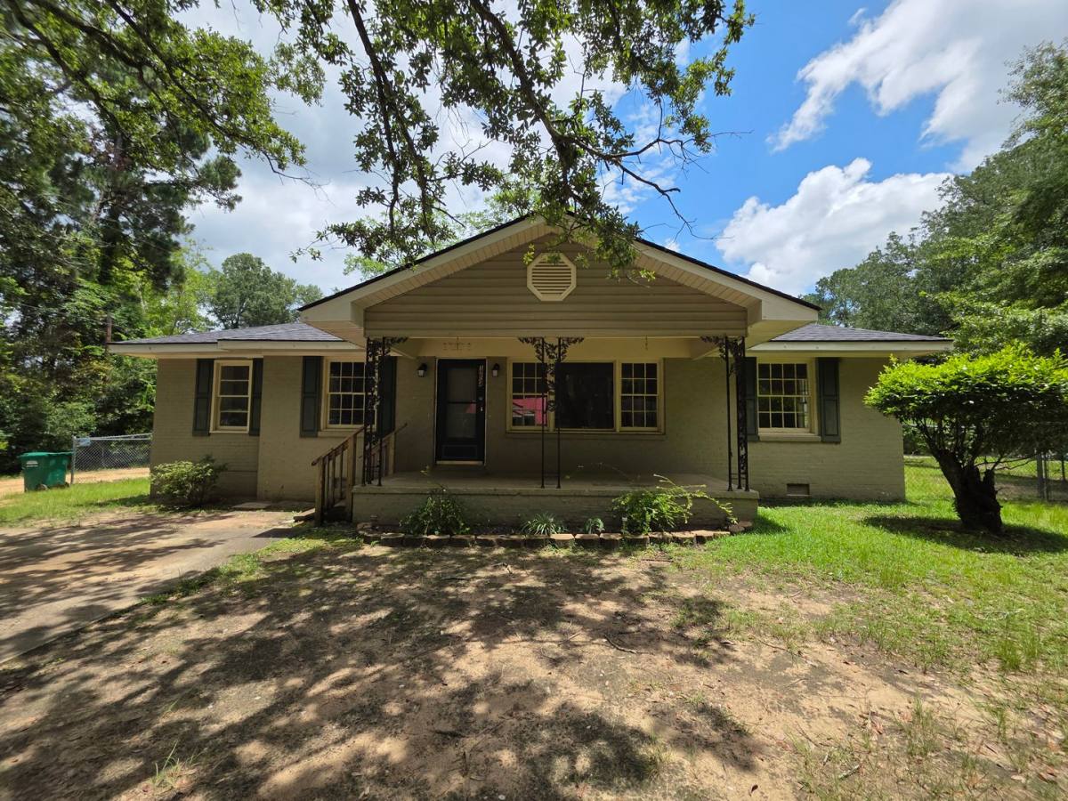 House for rent at 1704 N Cleveland Ave St, Albany, GA 31707
