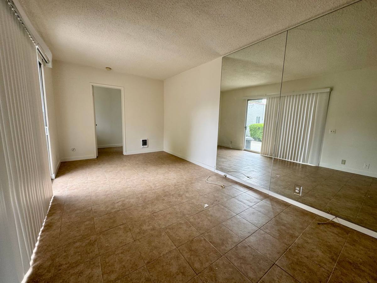 Apartment for rent at 1128 21st St, Santa Monica, CA 90403