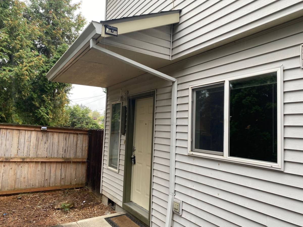 Apartment for rent at 10420 NE Glisan St, Portland, OR 97220