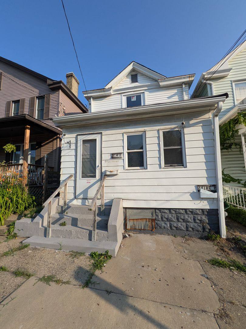 Apartment for rent at 241 E 18th, Homestead, PA 15120