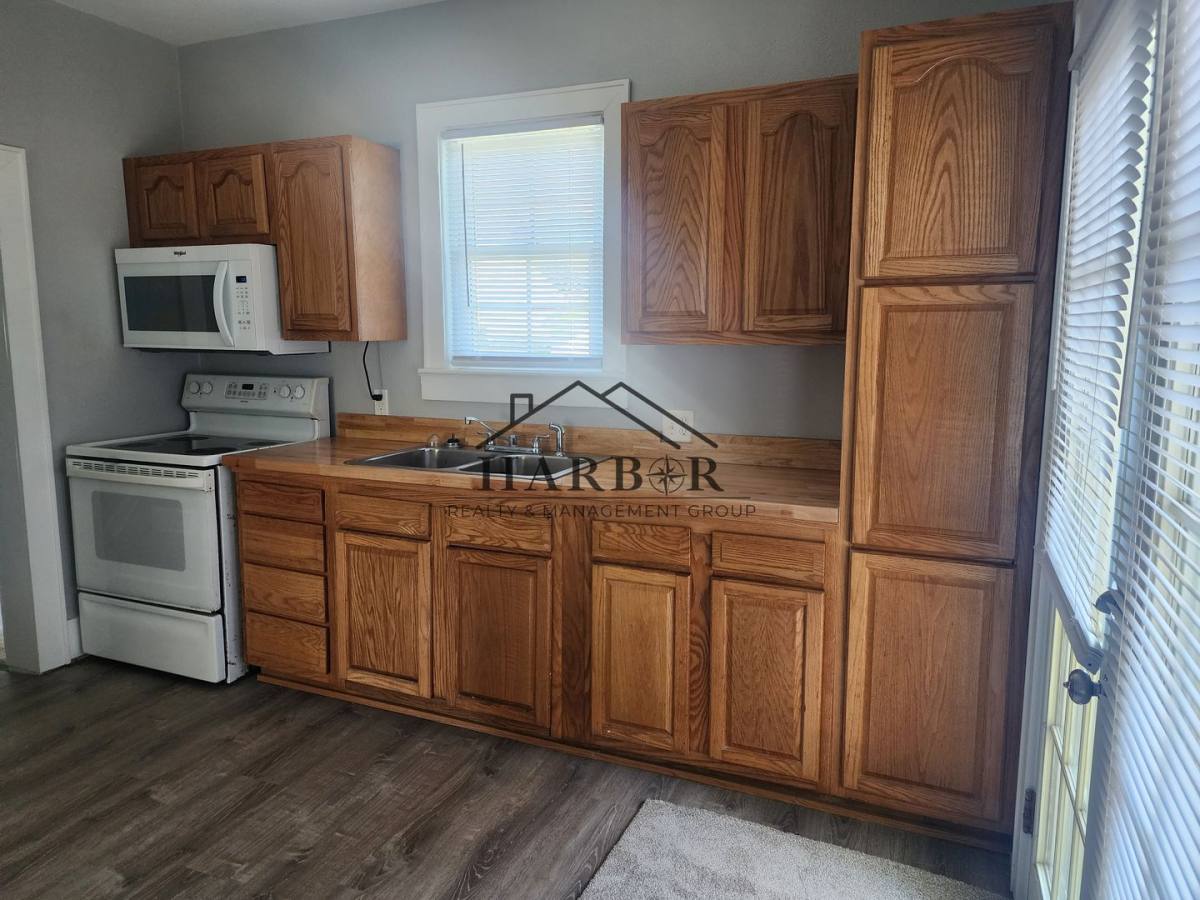 House for rent at 808 2nd Ave SW, Austin, MN 55912