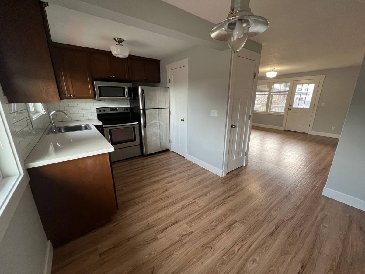 Apartment for rent at 914 - 918 W, Vancouver, WA 98660
