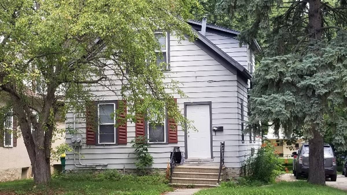 House for rent at 1168 1 2 Shawano Ave, Green Bay, WI 54303