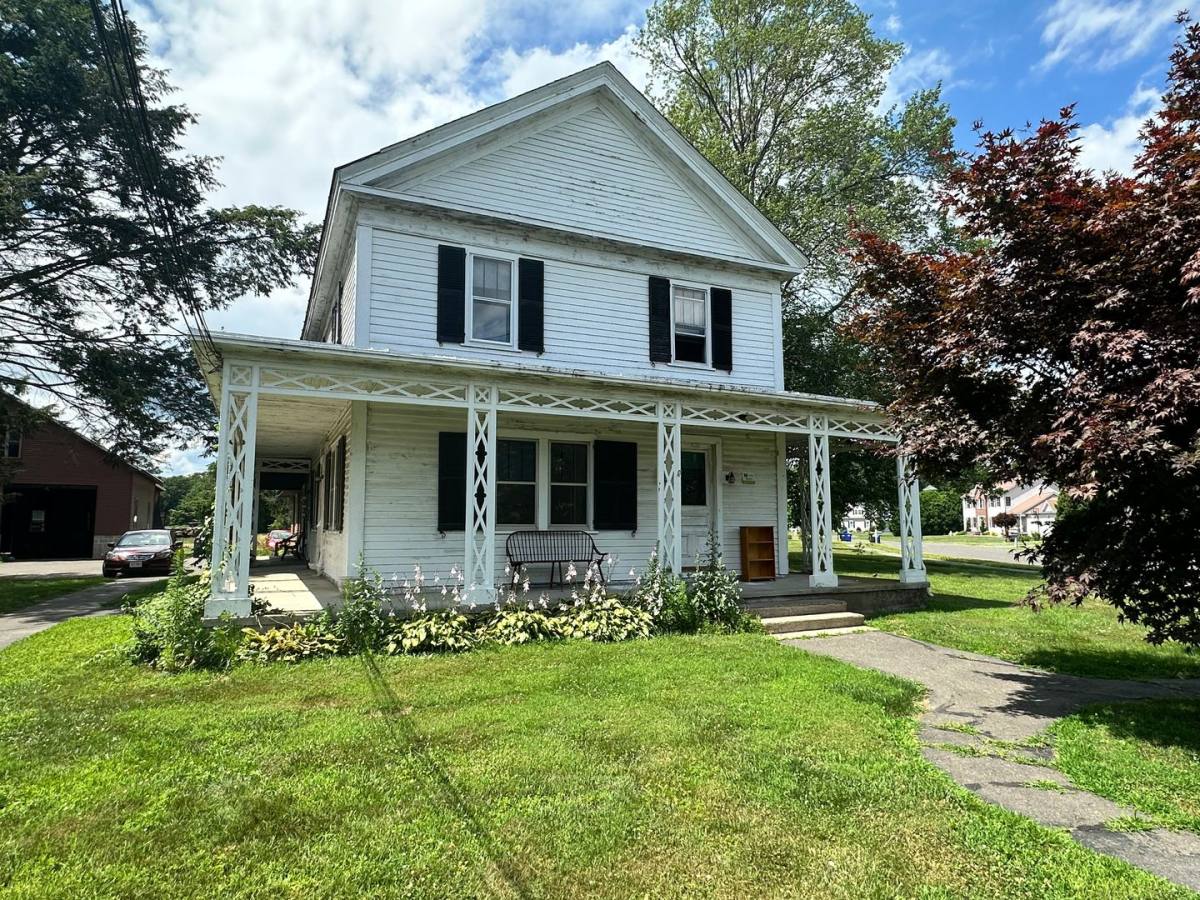 Apartment for rent at 36 Elm St, Hatfield, MA 01038