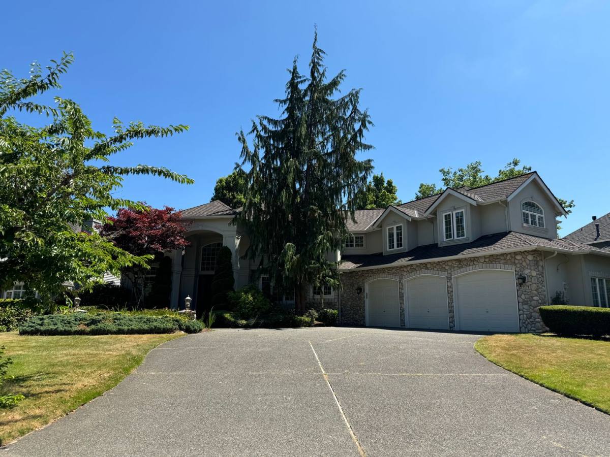 House for rent at 27171 SE 25th Place, Sammamish, WA 98075