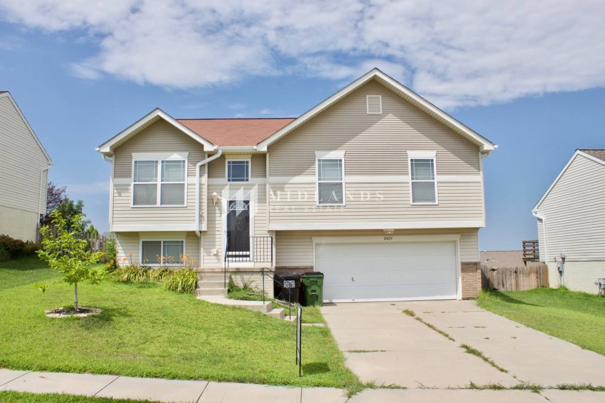 House for rent at 16128 Cottonwood Ave, Omaha, NE 68136