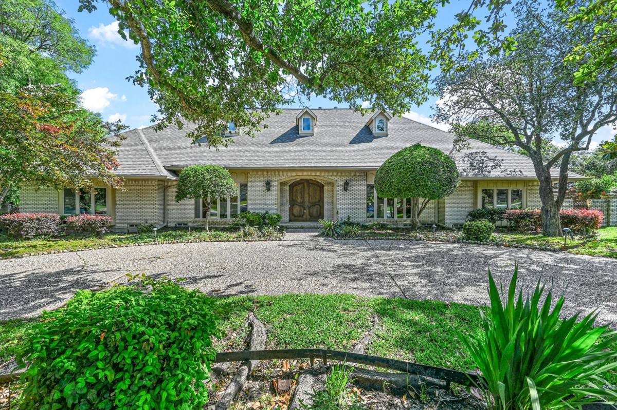 House for rent at 6938 Pemberton Dr, Dallas, TX 75230