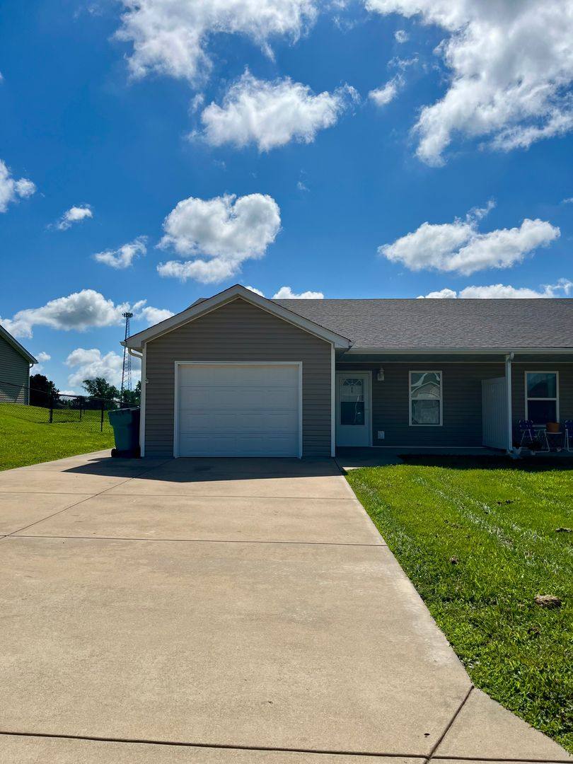 Townhouse for rent at 66 Patriot Dr, Sullivan, MO 63080