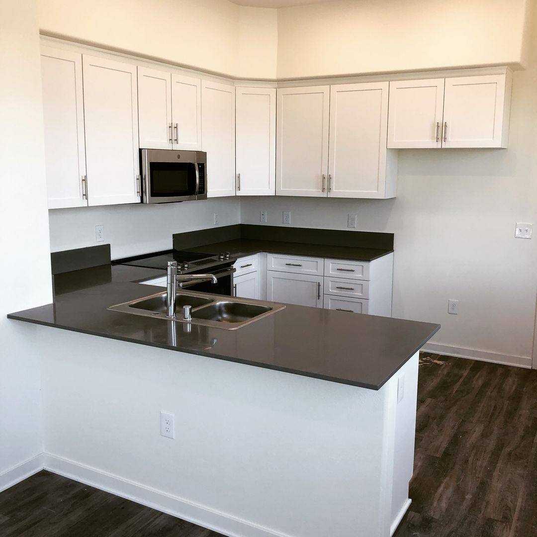 Apartment for rent at 2024 Ventura Blvd, Camarillo, CA 93010