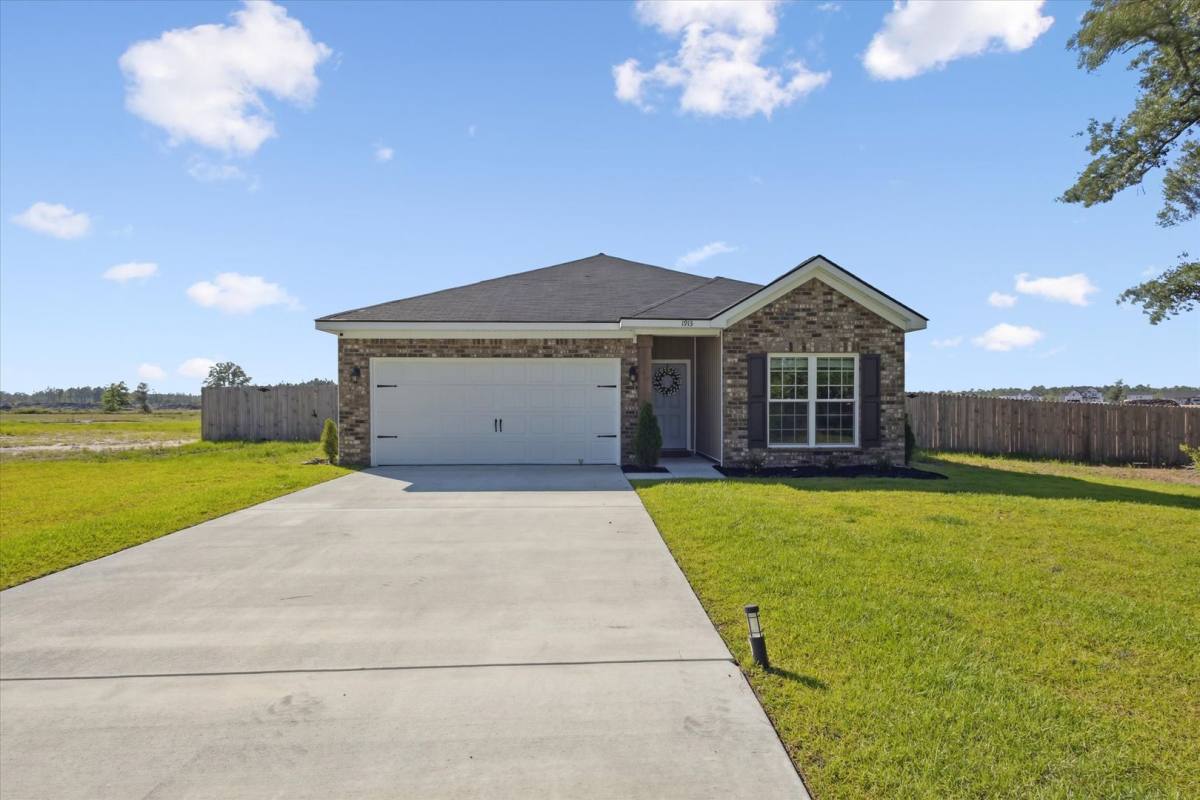 House for rent at 1913 SE Arnold Dr, Allenhurst, GA 31301