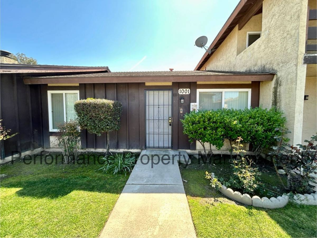 Apartment for rent at 1001 Nimrod Court, Bakersfield, CA 93309