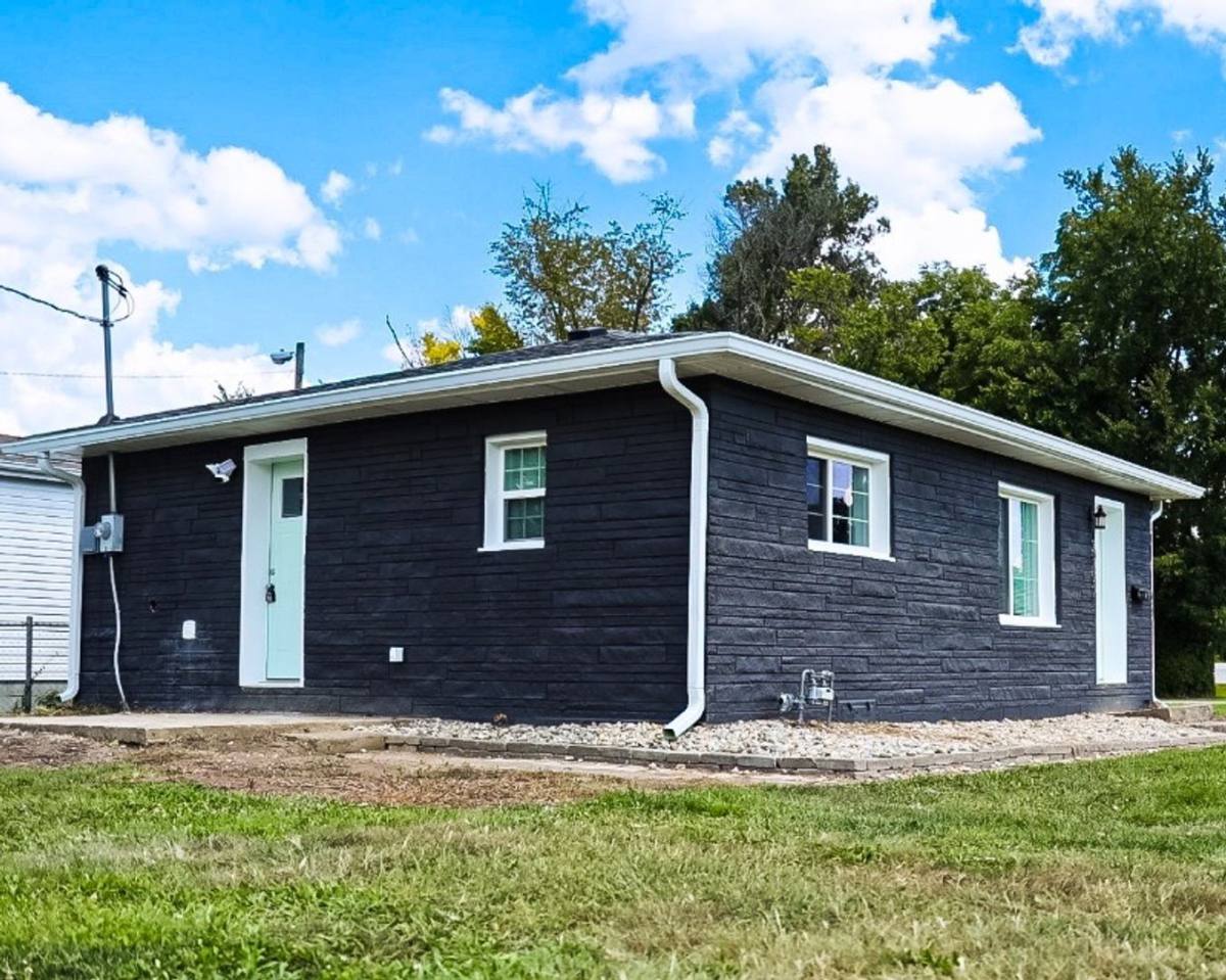 House for rent at 2702 N 6 1 2 St #FAMILY, Terre Haute, IN 47804