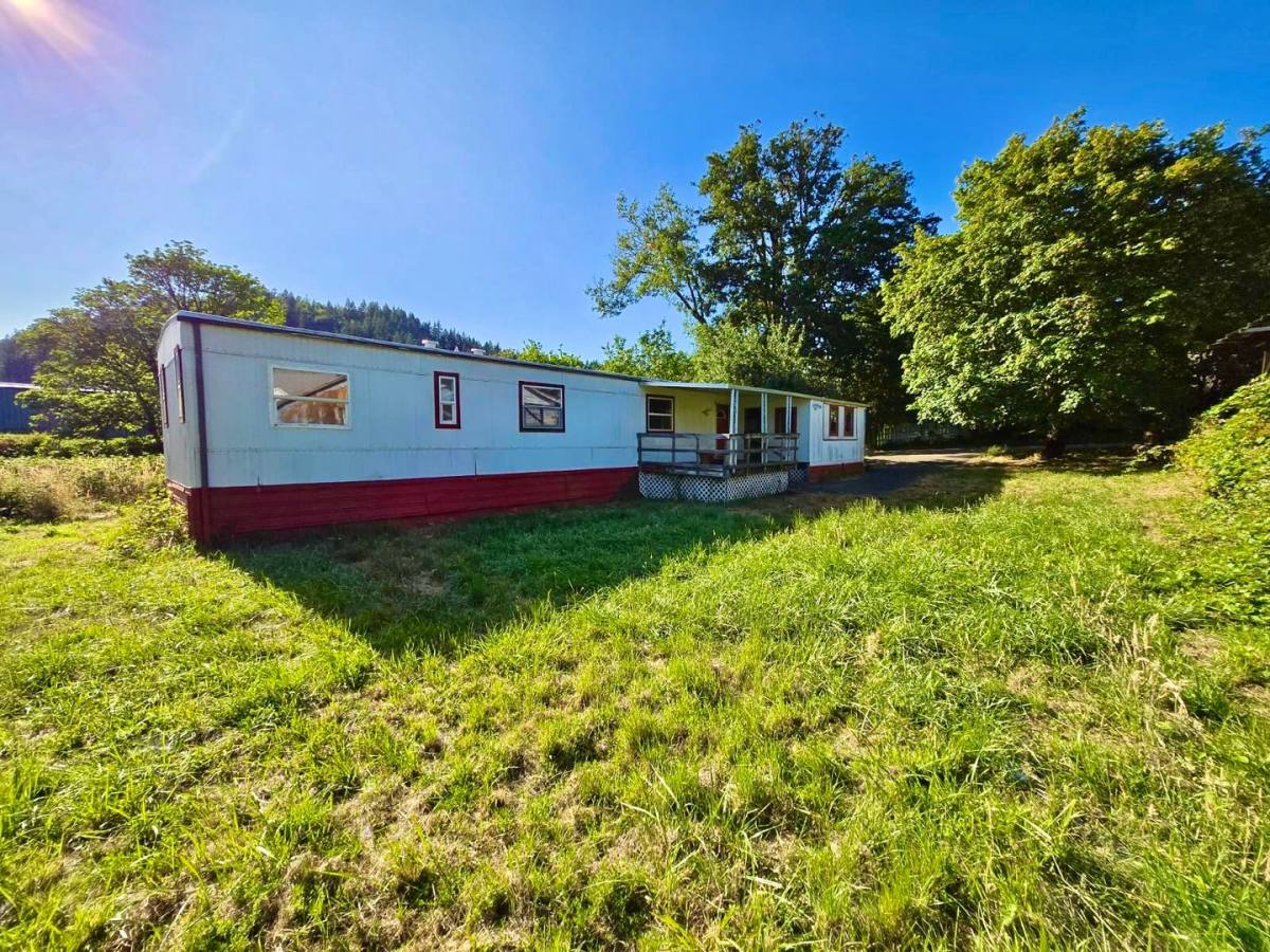 House for rent at 189 E C Ave, Drain, OR 97435
