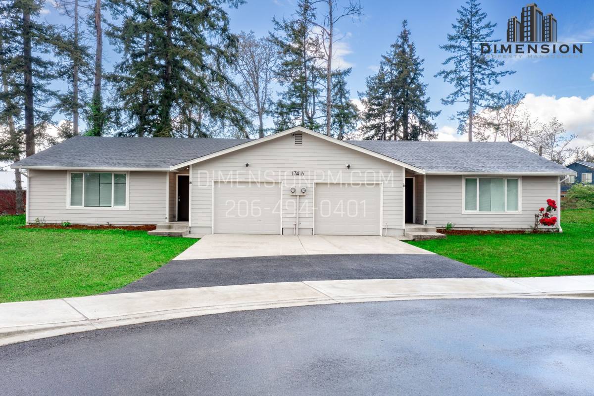 Townhouse for rent at 17424-17426 29th Ave E, Tacoma, WA 98445