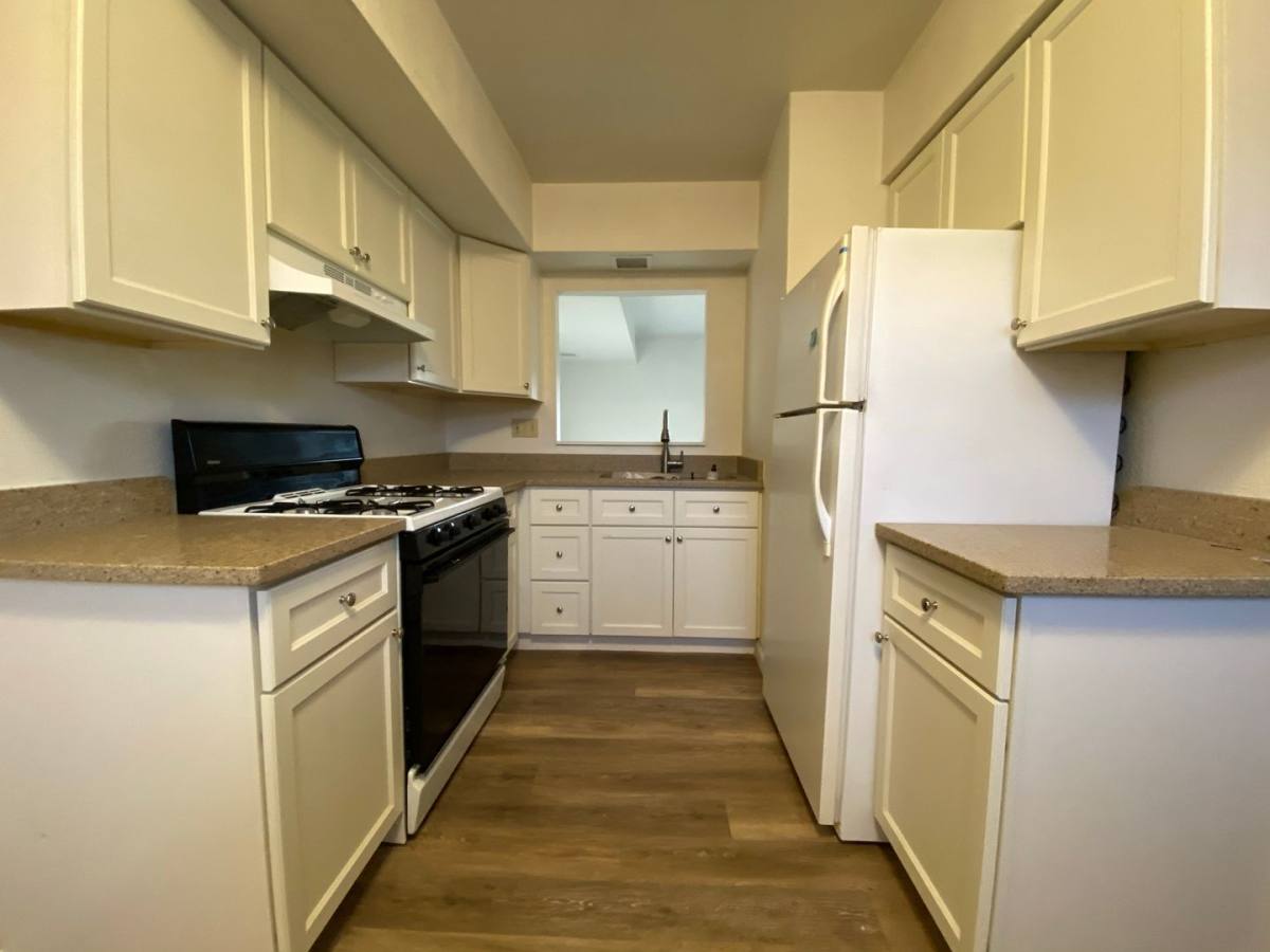 Townhouse for rent at 710 Hemlock Square, Zelienople, PA 16063