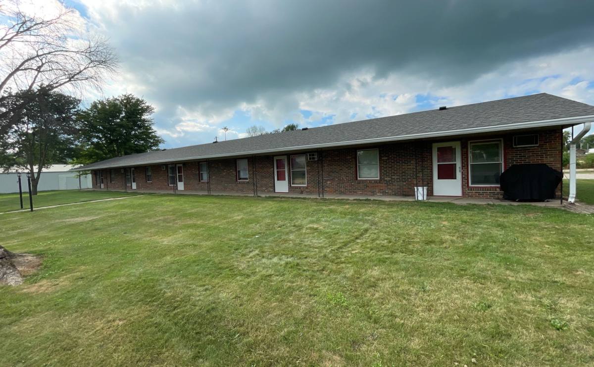 Apartment for rent at 205 Owen St, Melbourne, IA 50162
