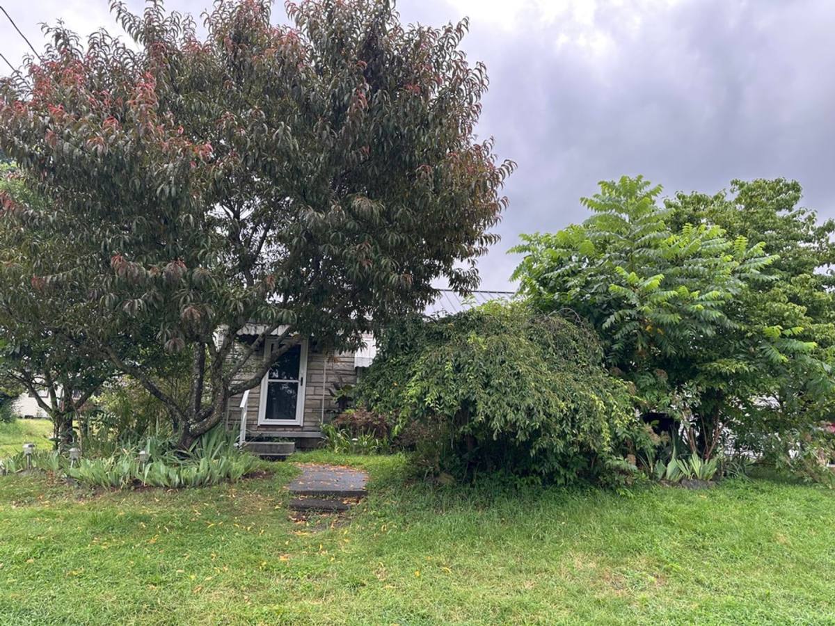 House for rent at 4406 7th Ave, Vienna, WV 26105