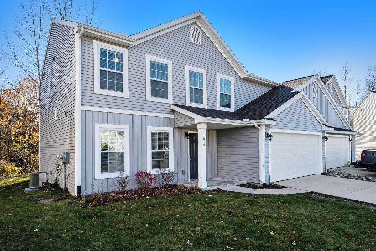 House for rent at 1048 Broken Ridge Dr, Lansing, MI 48917