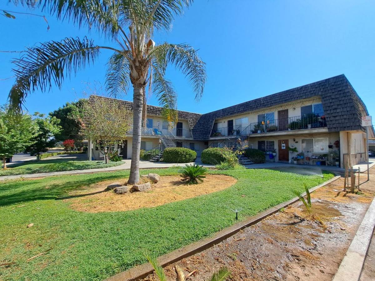 Apartment for rent at 1050 N Bates Ave, Dinuba, CA 93618