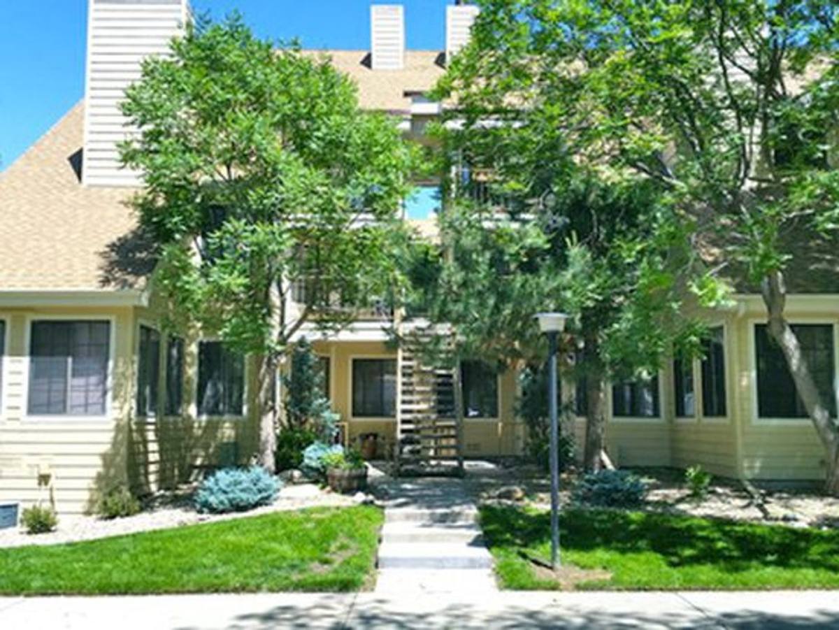 House for rent at 910 S Dahlia St, Denver, CO 80246