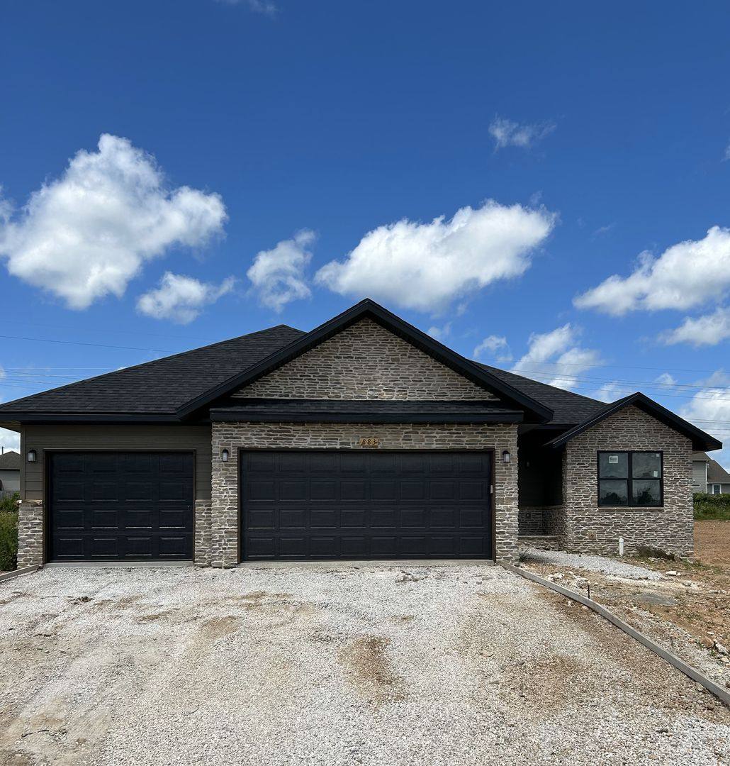 House for rent at 883 S Silverwood Lane, Nixa, MO 65714