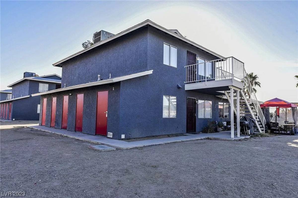 Apartment for rent at 4940 E Owens Ave, Las Vegas, NV 89110
