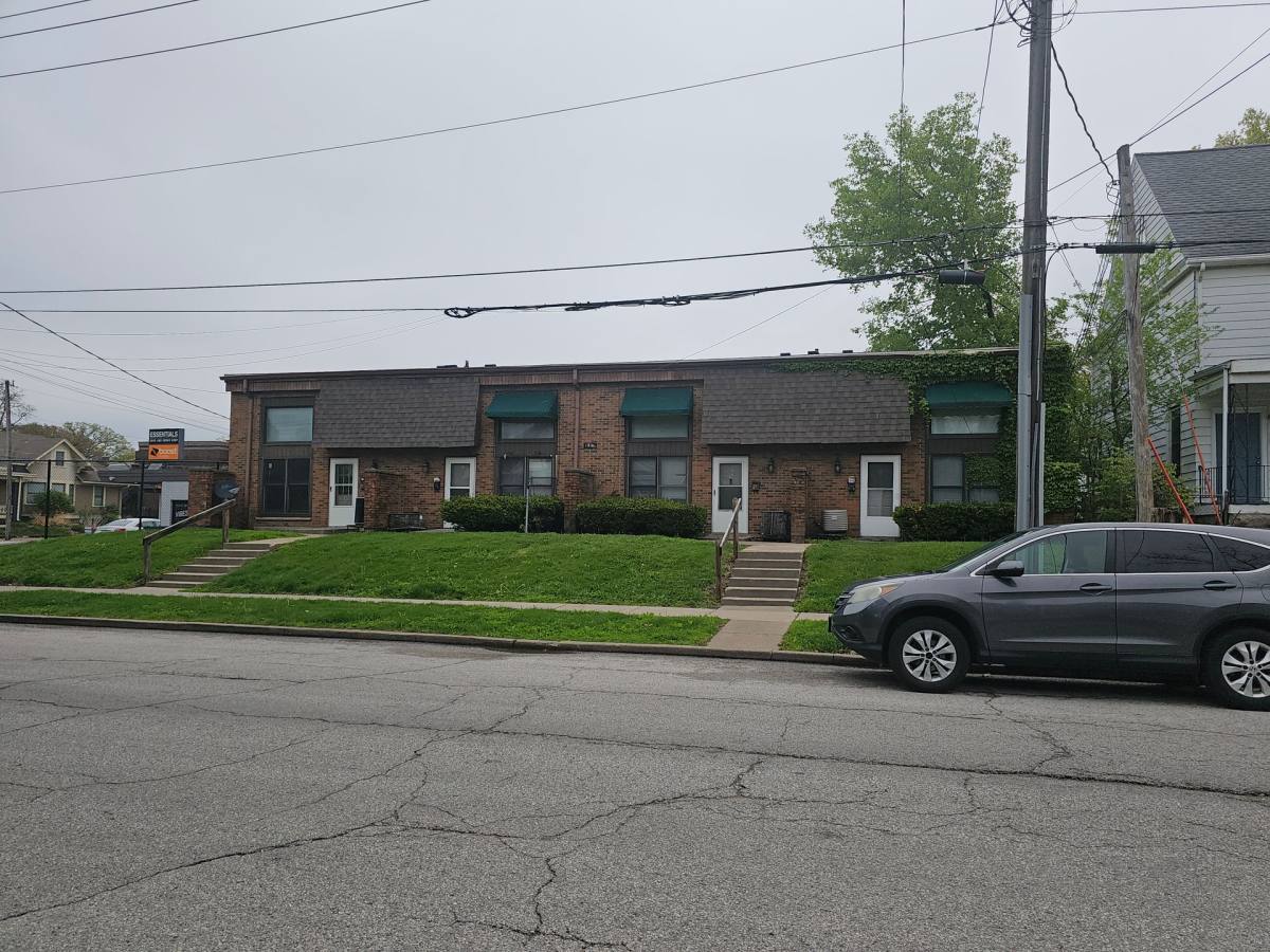 Apartment for rent at 1819 Pershing Ave, Davenport, IA 52803
