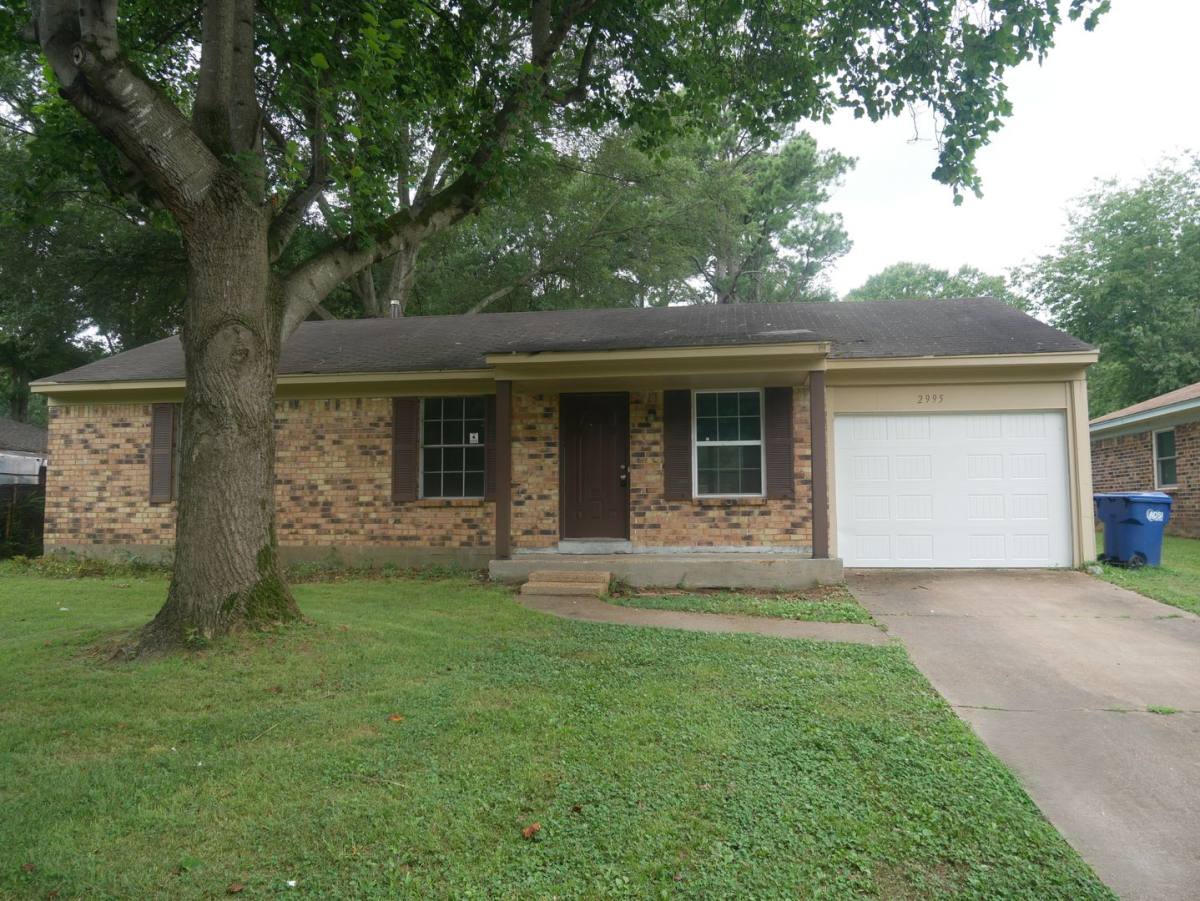 House for rent at 2995 Meadowbrook Dr, Horn Lake, MS 38637