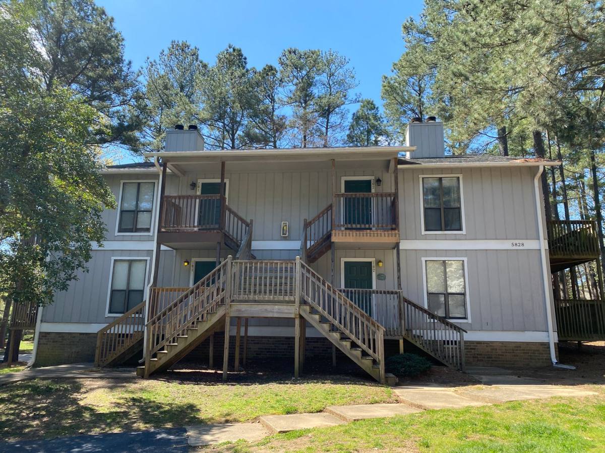 Apartment for rent at 5828 Pointer Dr, Raleigh, NC 27609