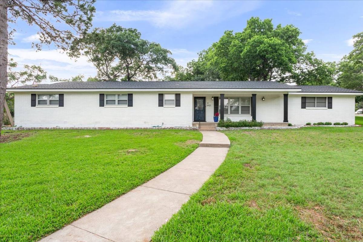 House for rent at 8901 Whippoorwill Dr, Woodway, TX 76712