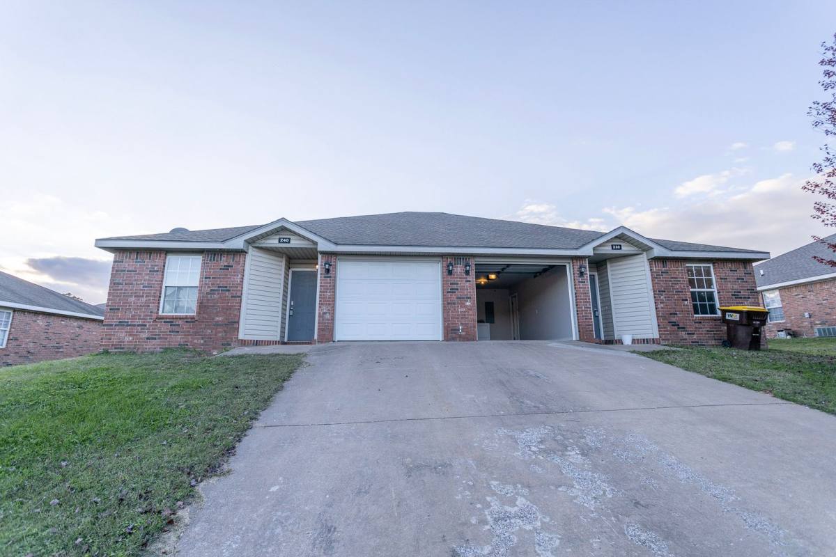 Apartment for rent at 238 Graystone Circle, Centerton, AR 72719